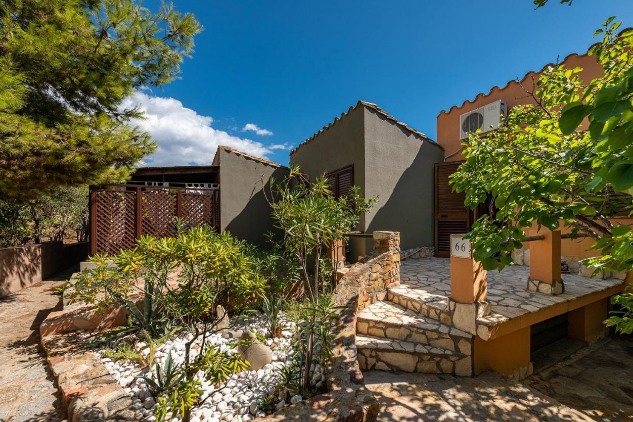 Domus Luna With Sea View Holiday home *